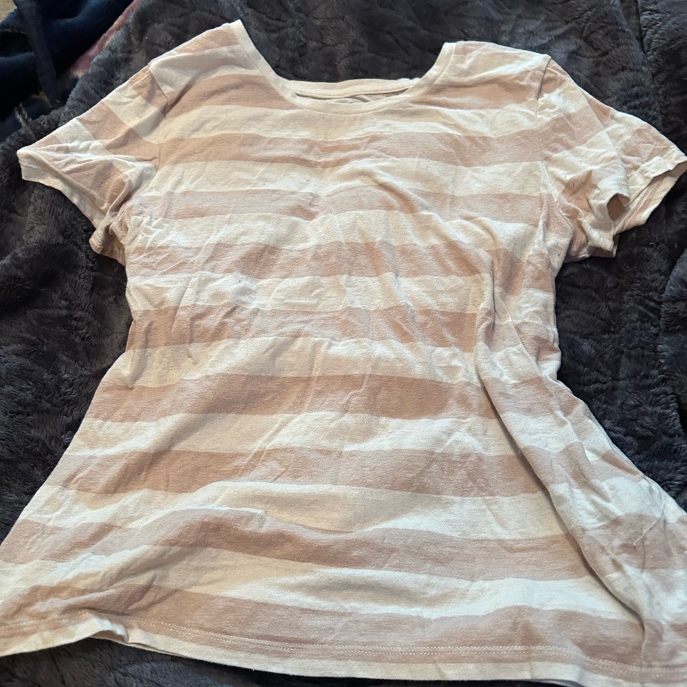 Old Navy Cream and Tan Short Sleeve Tee Casual Essential